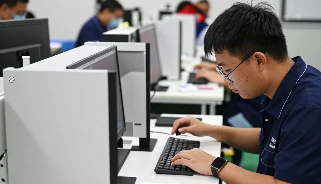 从询价到验收：新媒体运营活动策划执行视频剪辑全流程